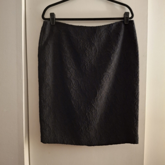 Liz Claiborne Women's Black Knee-Length Lace Overlay Pencil Skirt - Picture 1 of 6